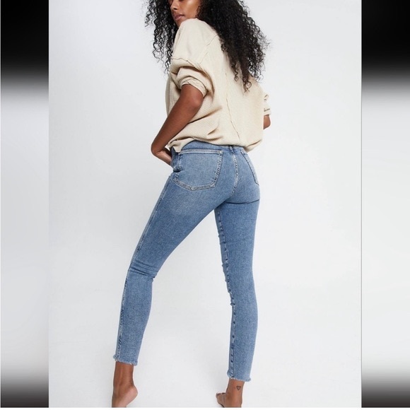Free People We the Free Raw High Rise Jegging
Sierra Blue NWOT - Picture 1 of 4